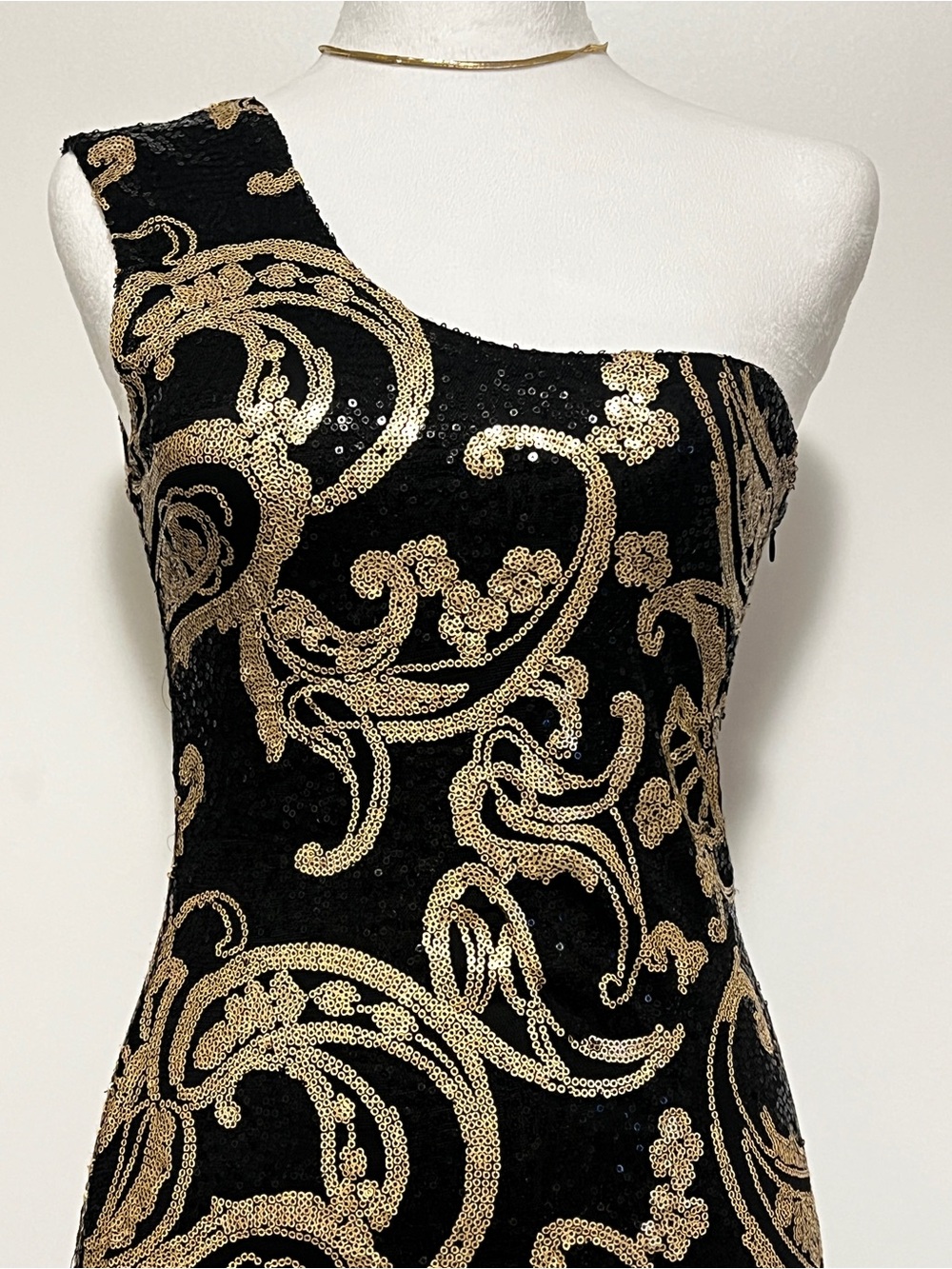 Parisian Black & Gold Sequin One-Shoulder Bodycon Cocktail Dress - Size S/P